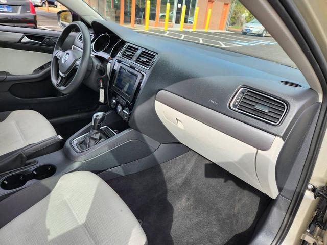 Photo of 2015 Beige Volkswagen Jetta