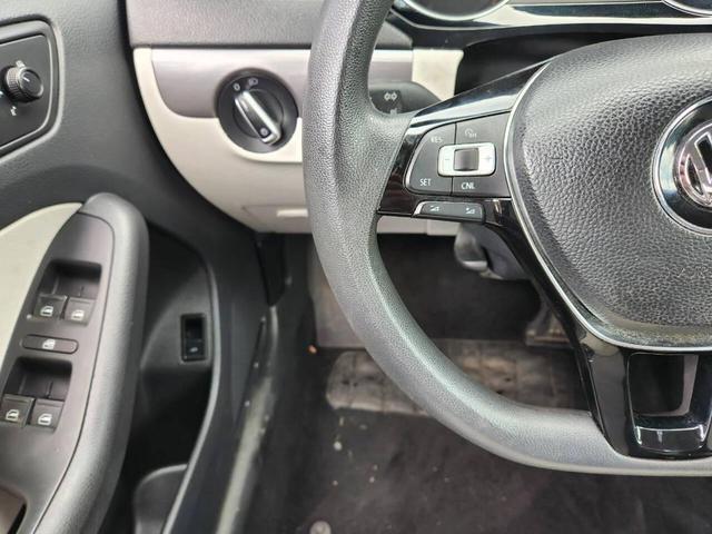 Photo of 2015 Beige Volkswagen Jetta