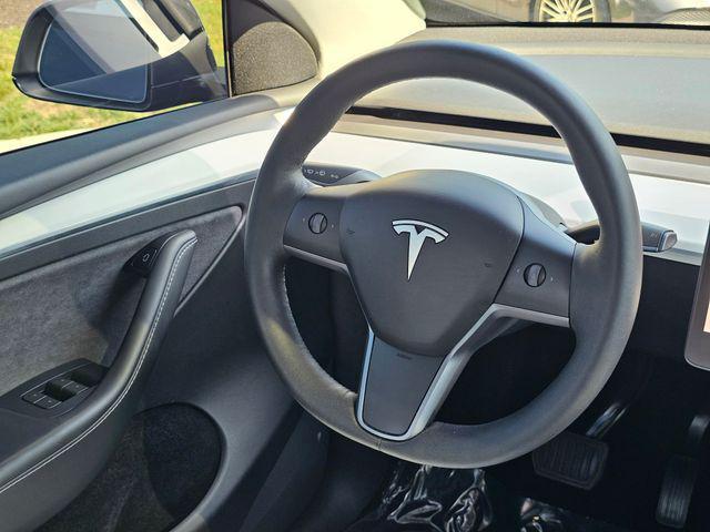 Photo of 2023 Midnight Silver Metallic Tesla Model Y