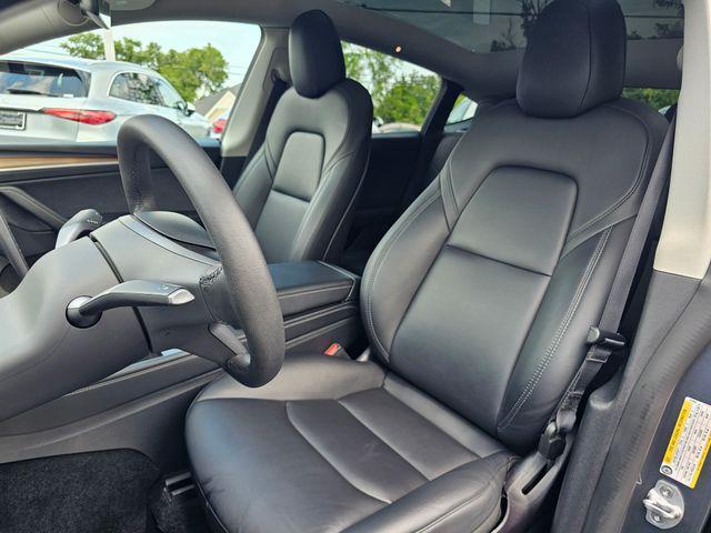 Photo of 2022 Midnight Silver Metallic Tesla Model Y