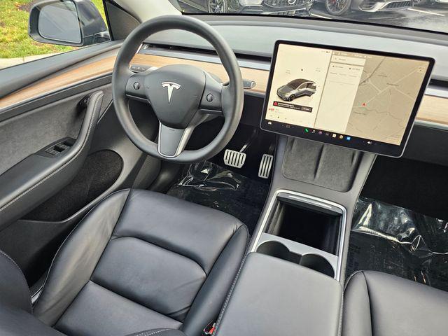 Photo of 2023 Midnight Silver Metallic Tesla Model Y