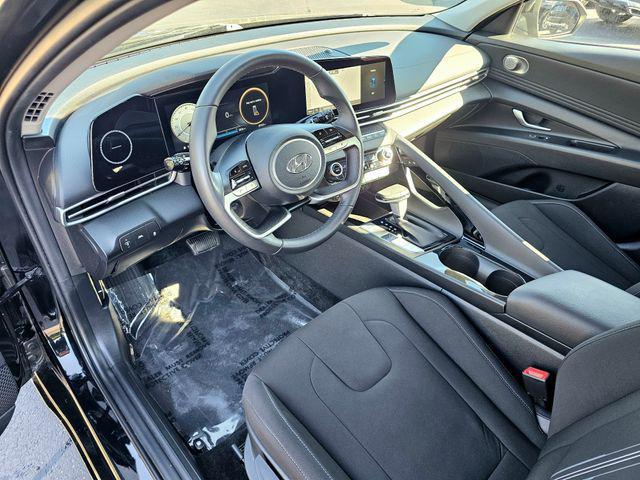 Photo of 2023 Phantom Black Hyundai ELANTRA