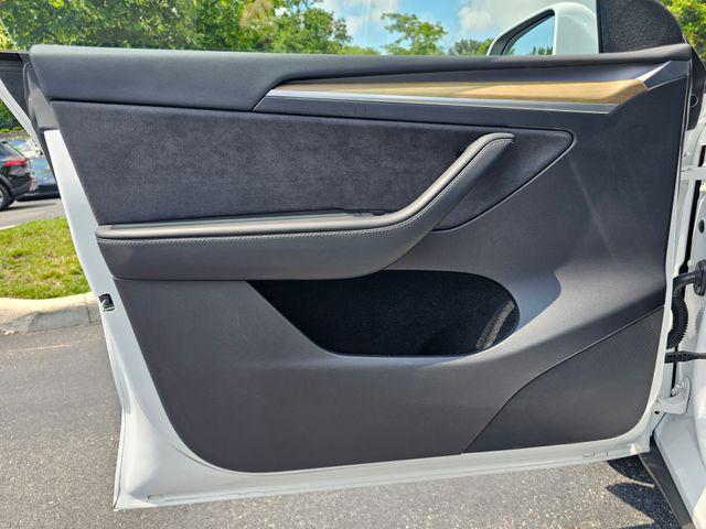 Photo of 2023 Pearl White Multi-Coat Tesla Model Y