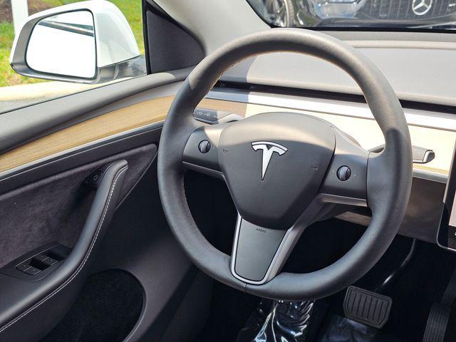 Photo of 2023 Pearl White Multi-Coat Tesla Model Y