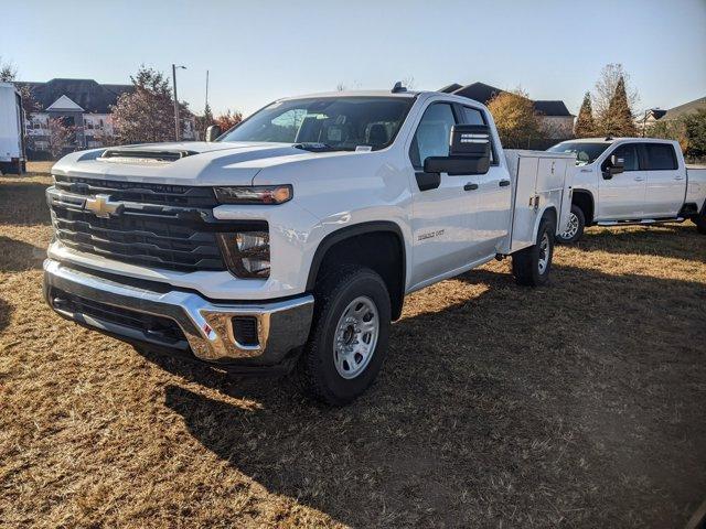 Photo of 2025 Summit White Chevrolet Silverado 3500