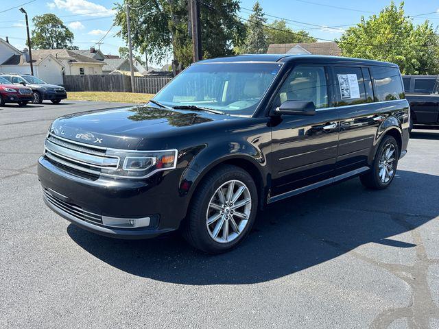 Photo of 2016 Shadow Black Ford Flex