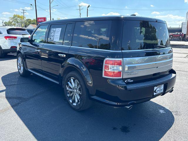 Photo of 2016 Shadow Black Ford Flex
