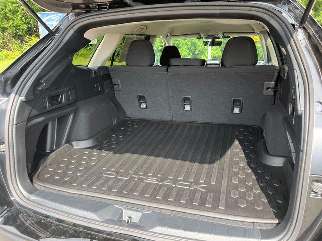 Photo of 2025 Crystal Black Silica Subaru Outback