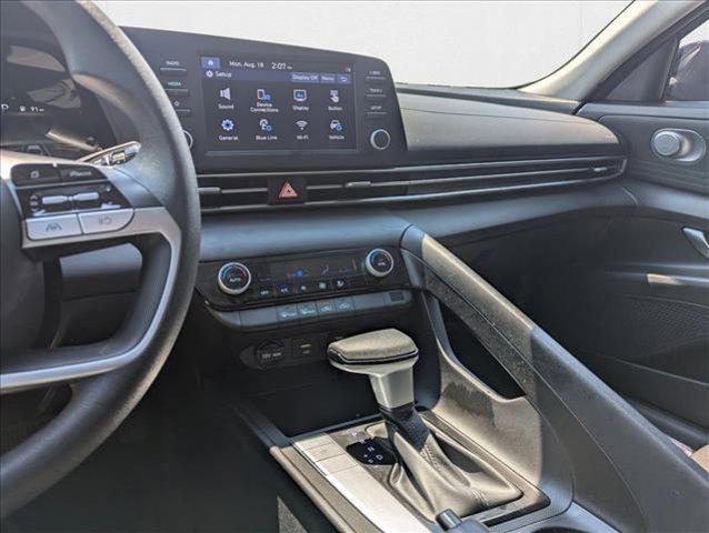 Photo of 2022 Phantom Black Hyundai ELANTRA