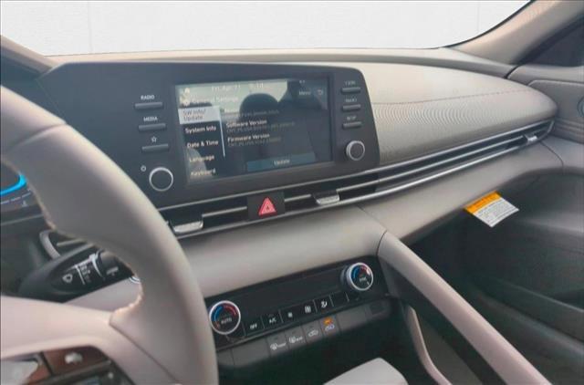 Photo of 2025 Serenity White Hyundai ELANTRA