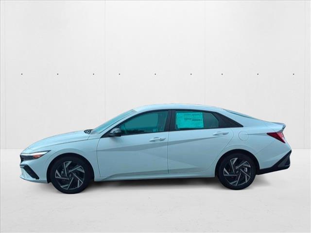 Photo of 2025 Serenity White Hyundai ELANTRA