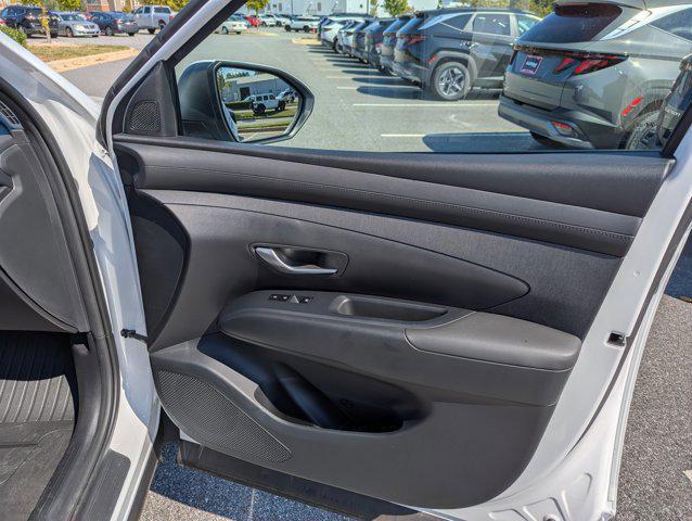 Photo of 2025 Serenity White Pearl Hyundai TUCSON