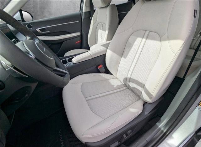 Photo of 2025 Aero Silver Hyundai SONATA