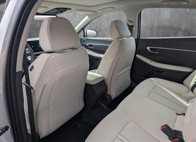 Photo of 2025 Aero Silver Hyundai SONATA