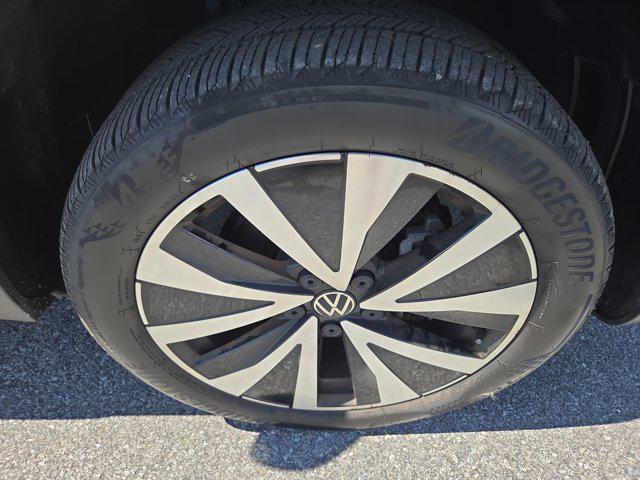 Photo of 2023 Blue Volkswagen Taos