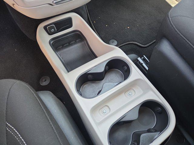 Photo of 2023 Granite Crystal Metallic Clearcoat Chrysler Voyager