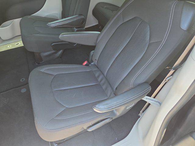 Photo of 2023 Granite Crystal Metallic Clearcoat Chrysler Voyager