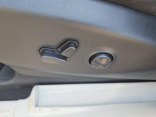 Photo of 2023 Granite Crystal Metallic Clearcoat Chrysler Voyager