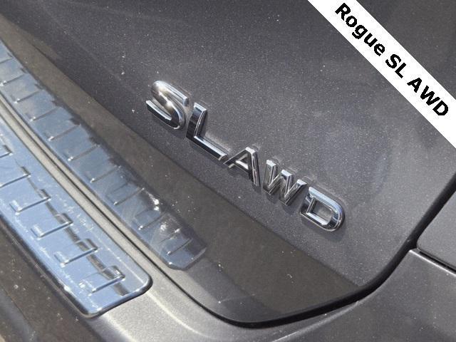 Photo of 2015 Gun Metallic Nissan Rogue