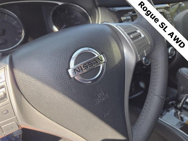 Photo of 2015 Gun Metallic Nissan Rogue
