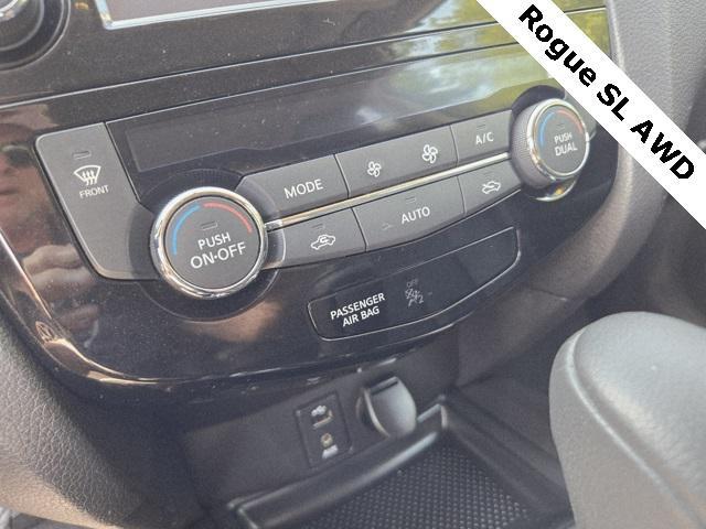 Photo of 2015 Gun Metallic Nissan Rogue