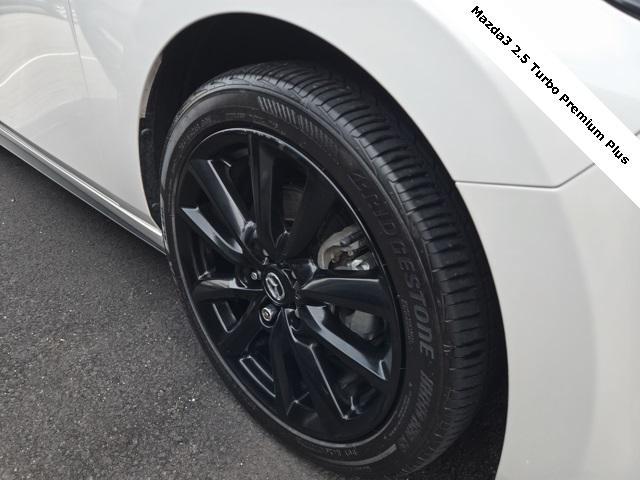 Photo of 2023 Snowflake White Pearl Mica Mazda Mazda3