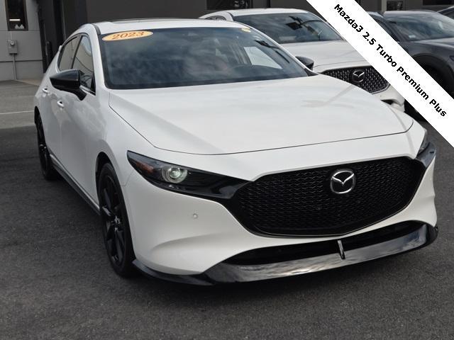 Photo of 2023 Snowflake White Pearl Mica Mazda Mazda3