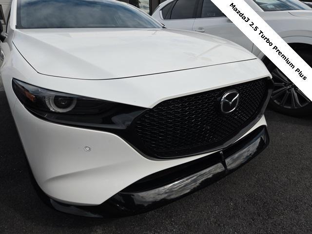 Photo of 2023 Snowflake White Pearl Mica Mazda Mazda3