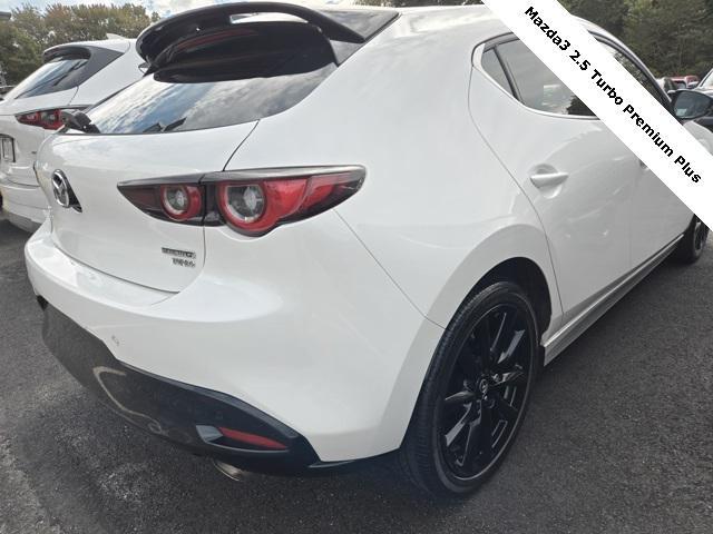 Photo of 2023 Snowflake White Pearl Mica Mazda Mazda3