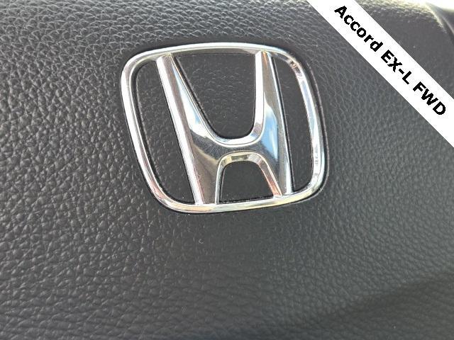 Photo of 2015 Basque Red Pearl II Honda Accord