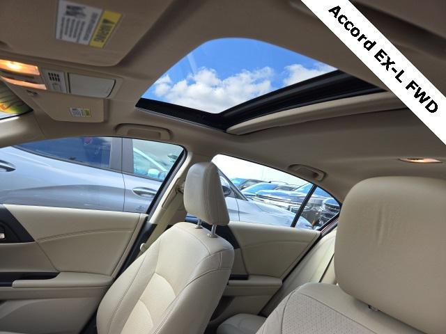 Photo of 2015 Basque Red Pearl II Honda Accord