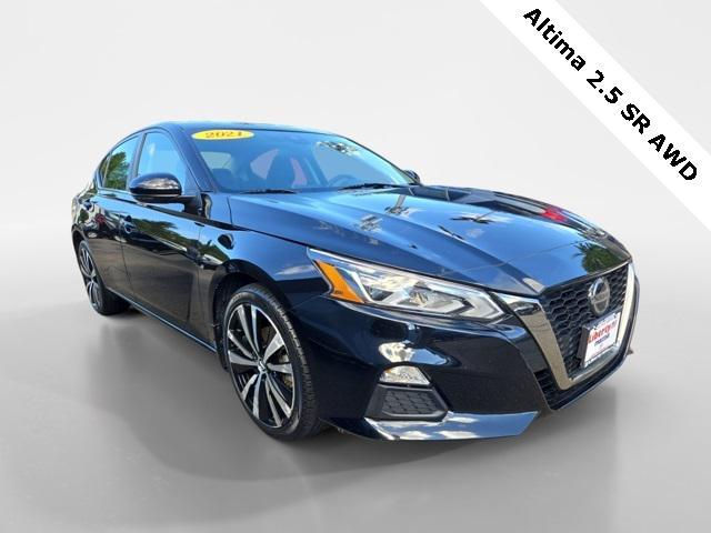 Photo of 2021 Super Black Clearcoat Nissan Altima