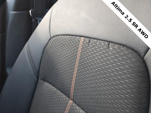 Photo of 2021 Super Black Clearcoat Nissan Altima