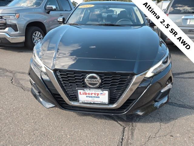 Photo of 2021 Super Black Clearcoat Nissan Altima
