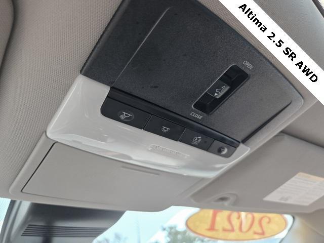 Photo of 2021 Super Black Clearcoat Nissan Altima