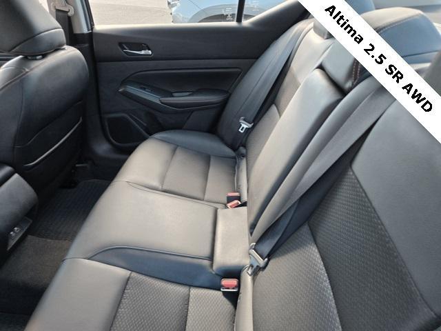 Photo of 2021 Super Black Clearcoat Nissan Altima