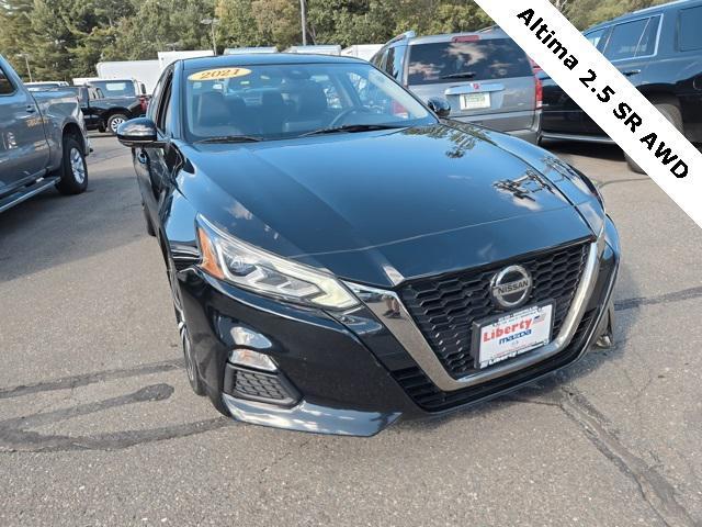 Photo of 2021 Super Black Clearcoat Nissan Altima