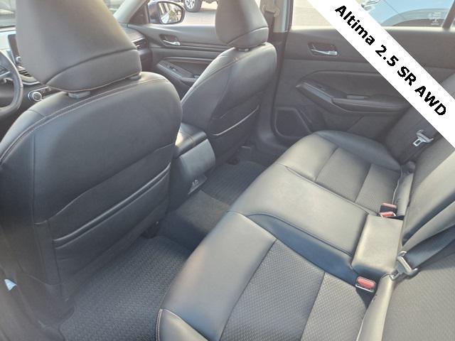 Photo of 2021 Super Black Clearcoat Nissan Altima