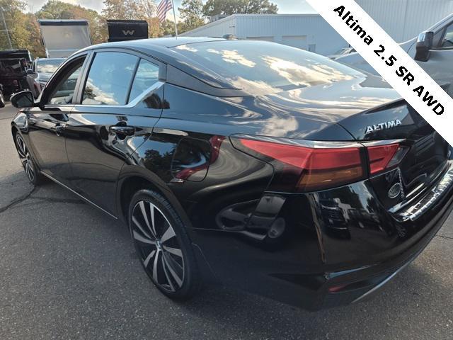 Photo of 2021 Super Black Clearcoat Nissan Altima