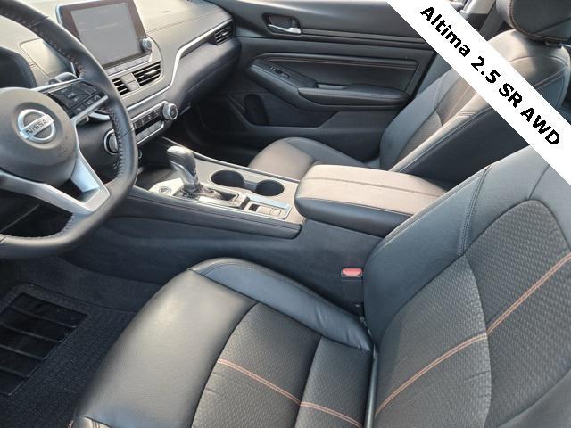 Photo of 2021 Super Black Clearcoat Nissan Altima