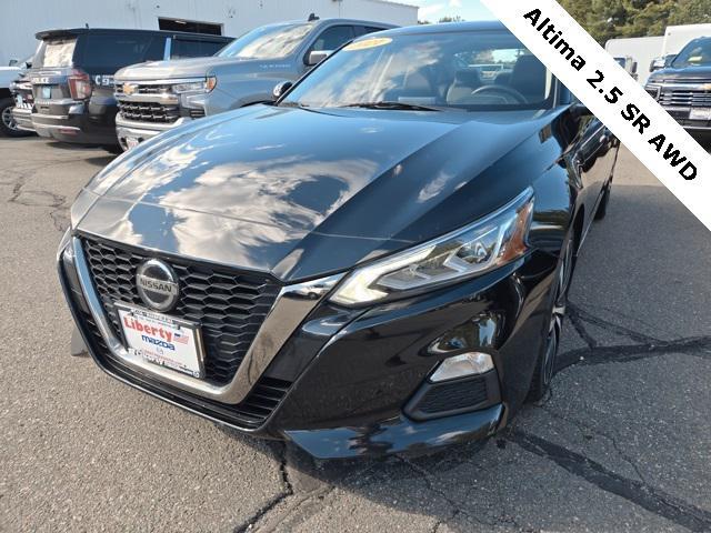 Photo of 2021 Super Black Clearcoat Nissan Altima