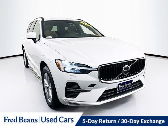 Photo of 2022 Crystal White Metallic Volvo XC60