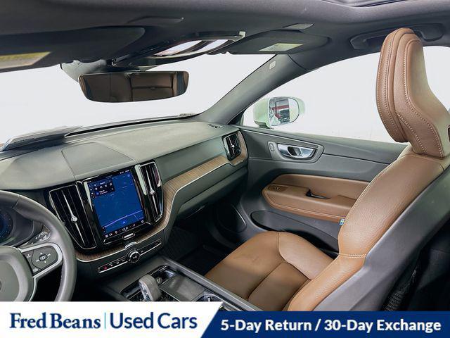 Photo of 2022 Crystal White Metallic Volvo XC60