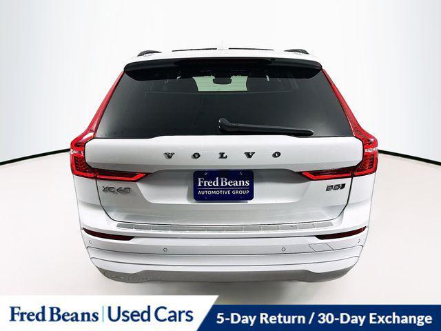 Photo of 2022 Crystal White Metallic Volvo XC60