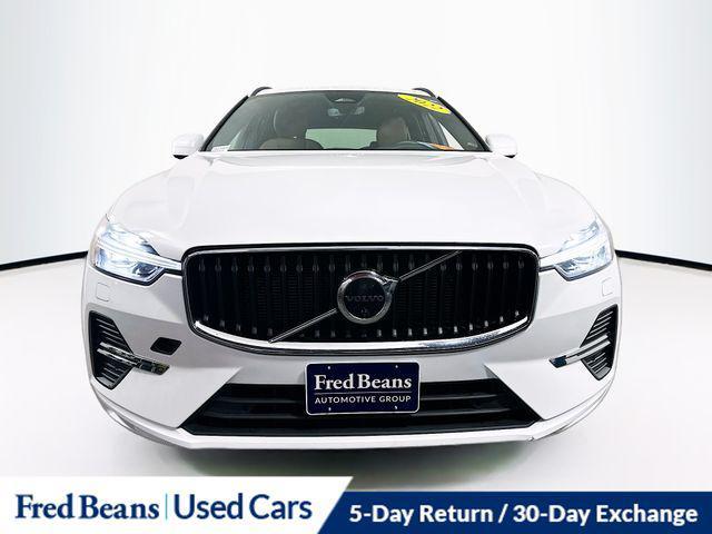 Photo of 2022 Crystal White Metallic Volvo XC60