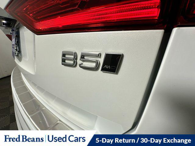 Photo of 2022 Crystal White Metallic Volvo XC60