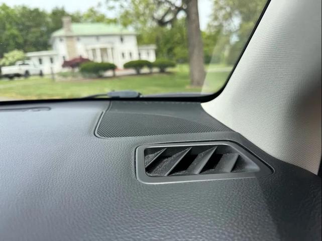 Photo of 2016 Crystal Black Silica Subaru Crosstrek