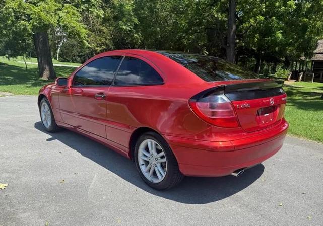 Photo of 2002 Maroon Mercedes-Benz C-Class