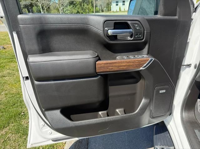 Photo of 2021 Off white Chevrolet Silverado 1500