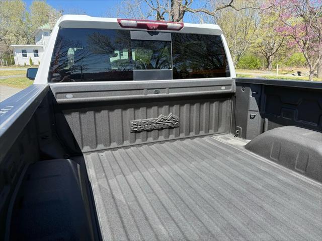 Photo of 2021 Off white Chevrolet Silverado 1500